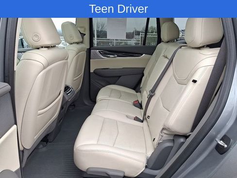 Used 2023 Cadillac XT6 Premium Luxury image 12