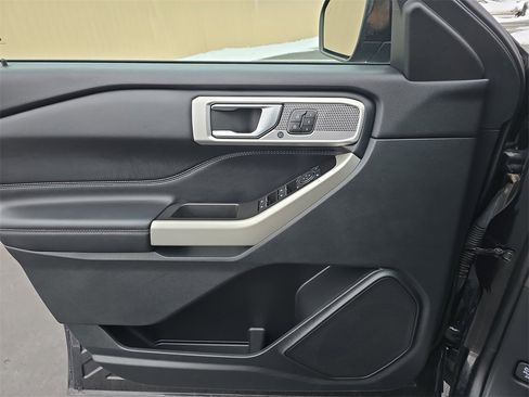 Used 2021 Ford Explorer Limited w/ Equipment Group 301A image 30