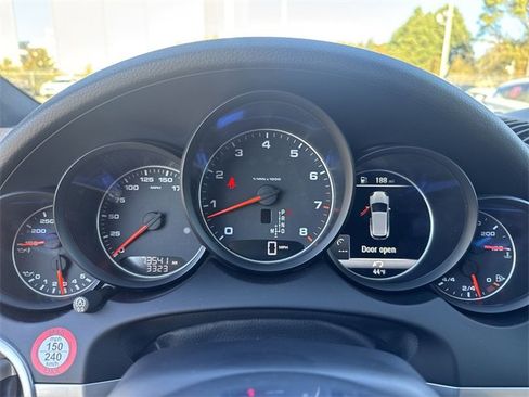 Used 2016 Porsche Cayenne Base image 20