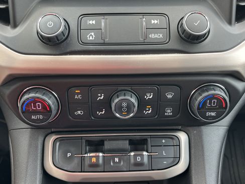 Used 2021 GMC Acadia Denali w/ Denali Technology Package FWD image 7