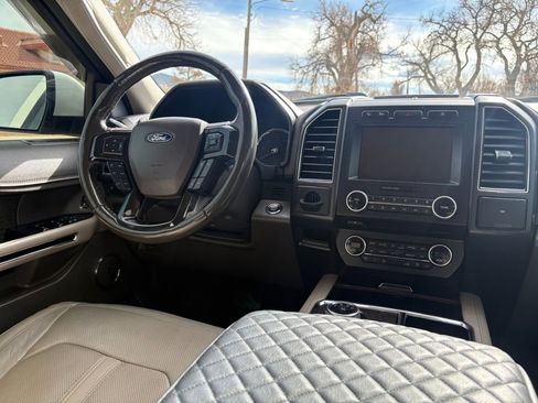 Used 2018 Ford Expedition Limited image 23