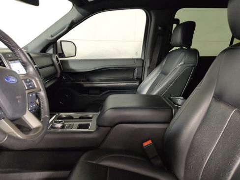 Used 2019 Ford Expedition XLT w/ Equipment Group 202A RWD image 17