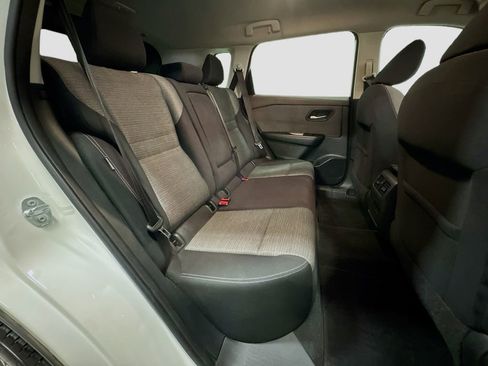 Used 2021 Nissan Rogue SV image 32