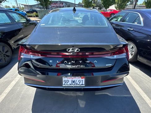 Used 2024 Hyundai Elantra Limited FWD image 12