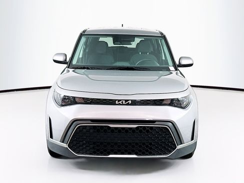 Used 2025 Kia Soul LX w/ LX Technology Package image 2