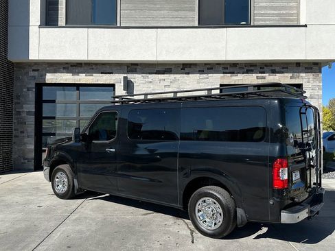 Used 2017 Nissan NV 3500 SL image 5