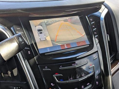 Used 2017 Cadillac Escalade Luxury image 13