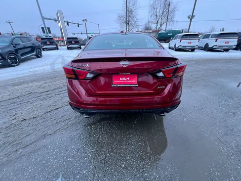 Used 2023 Nissan Altima 2.5 SR w/ SR Premium Package image 27