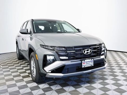 New 2026 Hyundai Tucson SE image 8