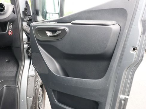 Used 2023 Mercedes-Benz Sprinter 2500 image 30