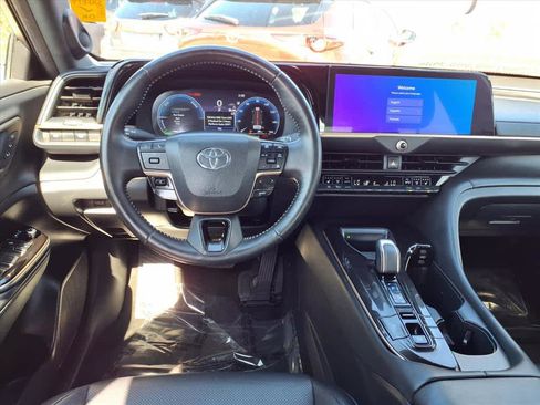 Certified 2024 Toyota Crown Limited image 8