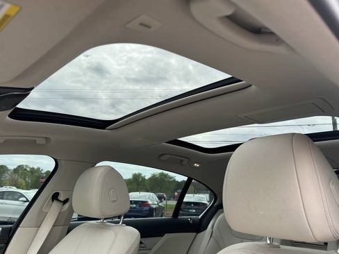 Used 2018 BMW 740i image 24