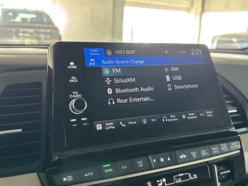 Used 2025 Honda Odyssey Touring image 17
