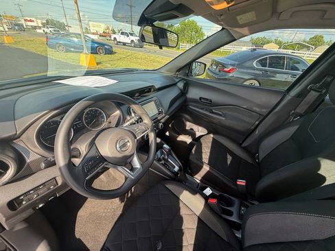 Used 2020 Nissan Kicks S image 14