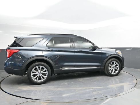 Used 2024 Ford Explorer XLT w/ Equipment Group 202A AWD/4WD image 10