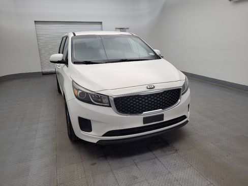 Used 2017 Kia Sedona LX image 14