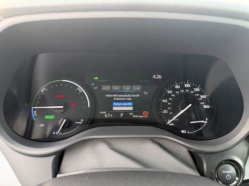 Used 2025 Toyota Sienna XLE image 25