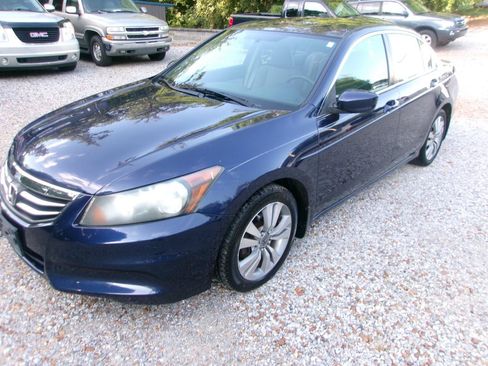 Used 2011 Honda Accord LX-P image 2