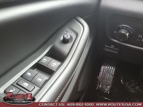 Used 2024 Jeep Grand Cherokee Laredo X AWD/4WD image 28