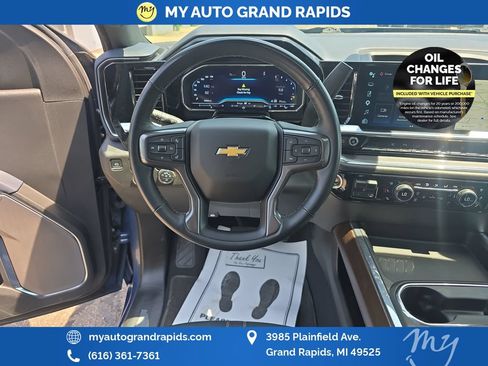 Used 2024 Chevrolet Silverado 3500 High Country w/ Technology Package AWD/4WD image 10