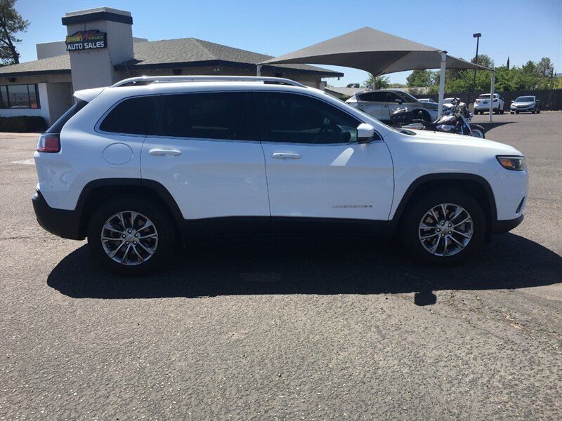 Used 2020 Jeep Cherokee Latitude Plus w/ Comfort/Convenience Group AWD/4WD image 3