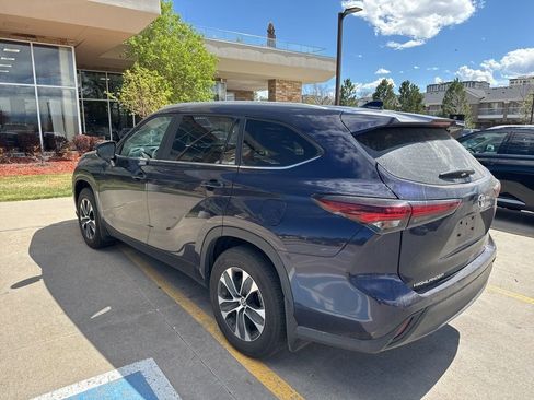 Used 2025 Toyota Highlander XLE image 4