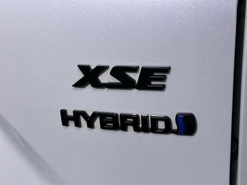 Used 2024 Toyota Corolla Cross AWD Hybrid w/ Convenience Package image 33