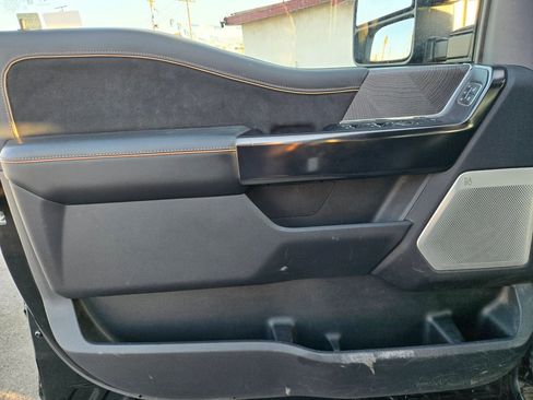 Used 2023 Ford F250 Platinum image 9