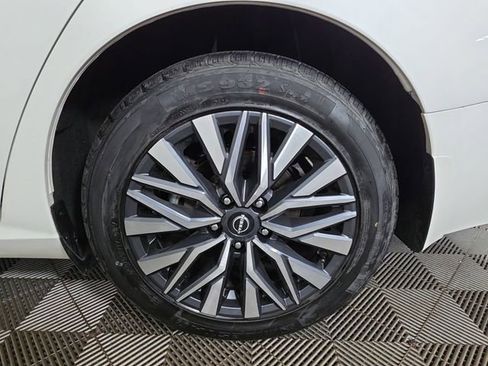 Used 2024 Nissan Altima 2.5 SV image 17