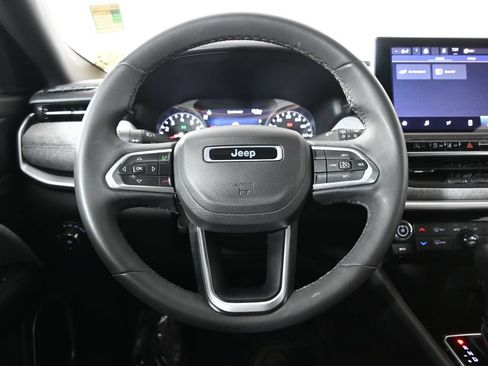 Used 2023 Jeep Compass Latitude w/ Convenience Group AWD/4WD image 32