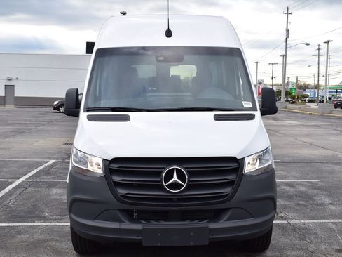 Used 2024 Mercedes-Benz Sprinter 2500 image 8