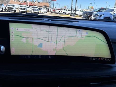 Used 2025 Cadillac XT4 Premium Luxury image 31