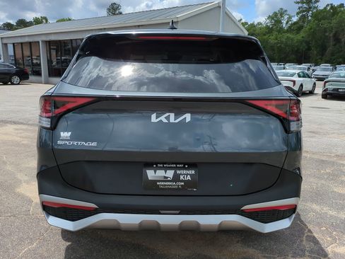 Certified 2025 Kia Sportage LX FWD image 6