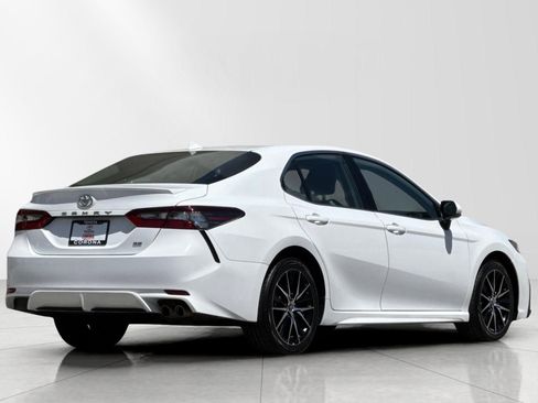 Used 2023 Toyota Camry SE FWD image 4