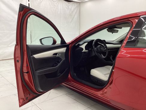 Used 2019 MAZDA MAZDA3 AWD Sedan w/ Premium Package image 16