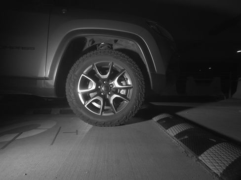 Used 2025 Jeep Compass Trailhawk AWD/4WD image 10