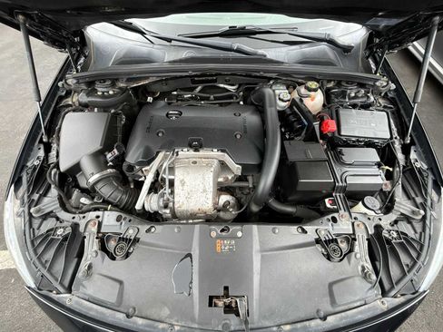 Used 2018 Buick Regal Essence w/ Driver Confidence Package #1 AWD/4WD image 11