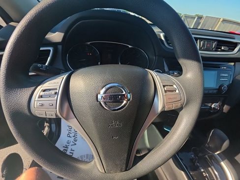 Used 2015 Nissan Rogue SV w/ SV Moonroof Package AWD/4WD image 17