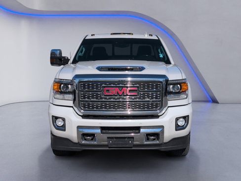 Used 2019 GMC Sierra 2500 Denali w/ Duramax Plus Package image 7