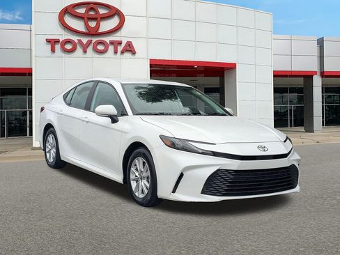 Certified 2025 Toyota Camry LE FWD image 1
