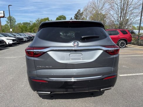 Used 2020 Buick Enclave Essence image 6
