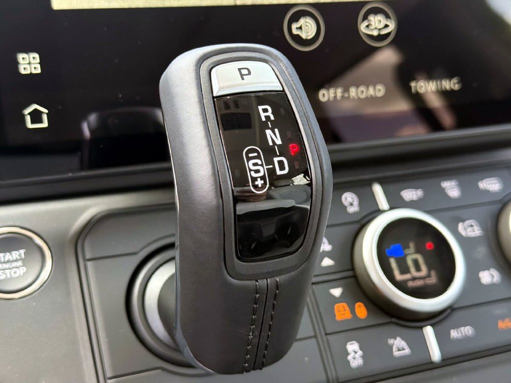 New 2026 Land Rover Defender 110 X-Dynamic SE AWD/4WD image 27