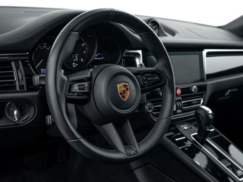 Certified 2026 Porsche Macan Turbo AWD/4WD image 15