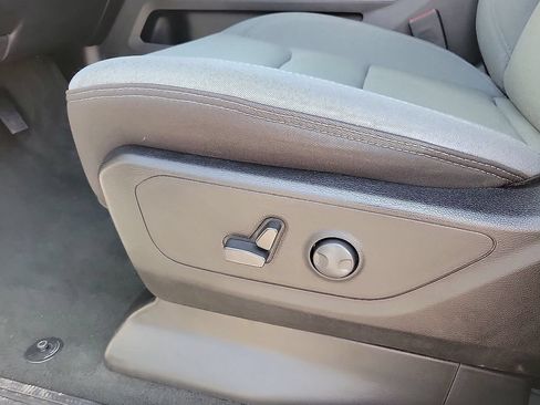 Used 2023 RAM 1500 Big Horn AWD/4WD image 11