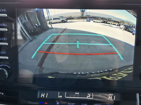 Used 2024 Toyota Sienna LE image 13