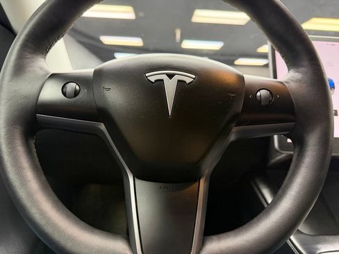 Used 2021 Tesla Model Y Long Range AWD/4WD image 22