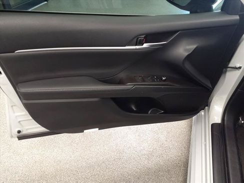 Certified 2022 Toyota Camry XSE FWD image 13