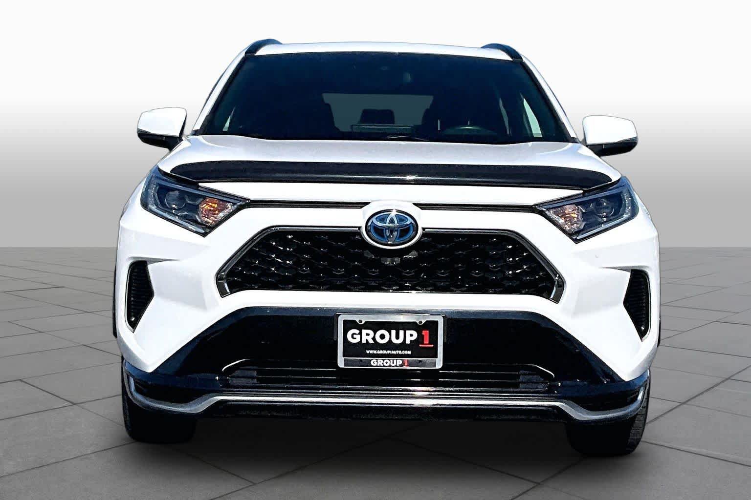 Used 2021 Toyota RAV4 SE w/ Weather & Moonroof Package AWD/4WD image 7