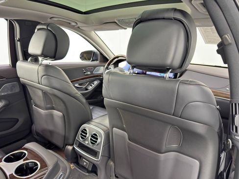Used 2018 Mercedes-Benz S 560 Sedan image 37