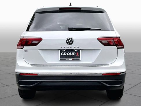 Certified 2023 Volkswagen Tiguan SE w/ Panoramic Sunroof Package image 5